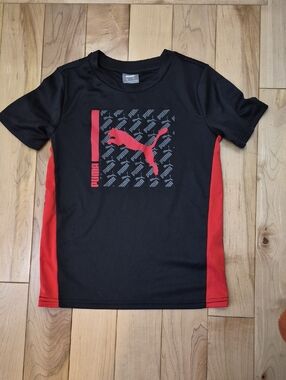 Boys Size 6 PUMA Black & Red Logo Athletic Tee